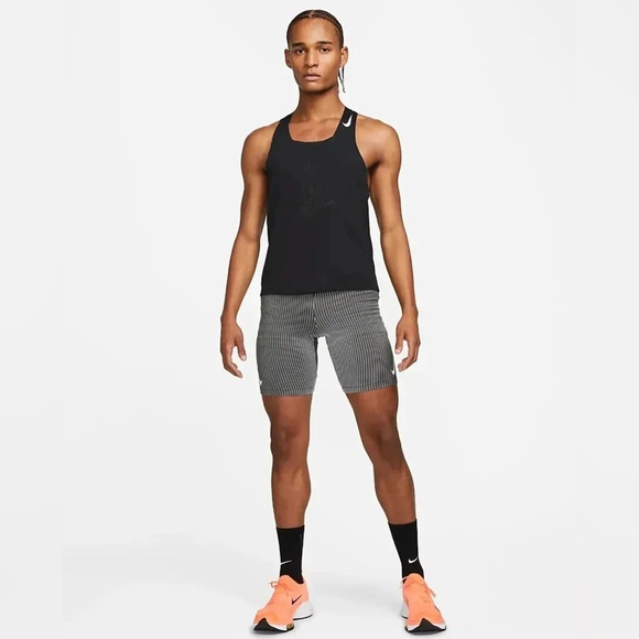 Size M - New Nike Men’s AeroSwift Dri-Fit ADV Running Singlet Black DM4624-010 - Picture 1 of 7